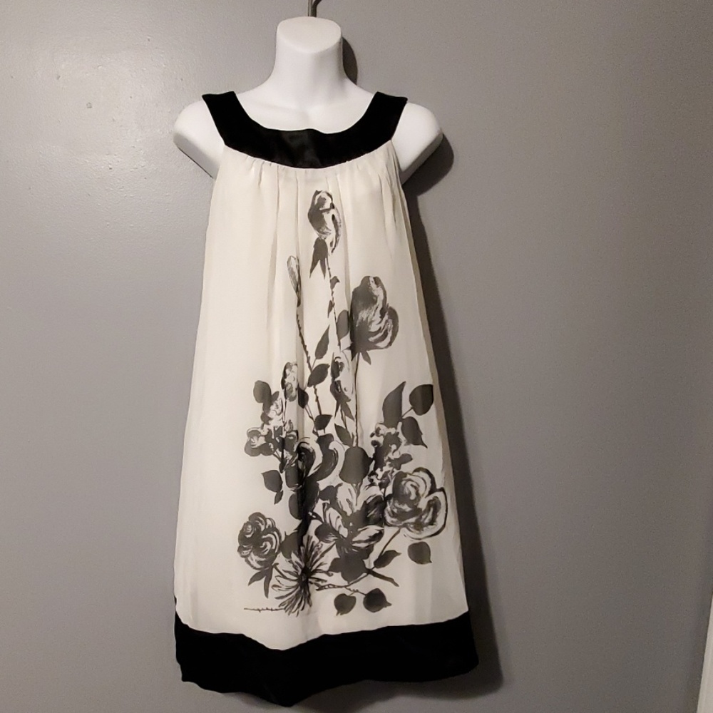 Black and white tunic dress